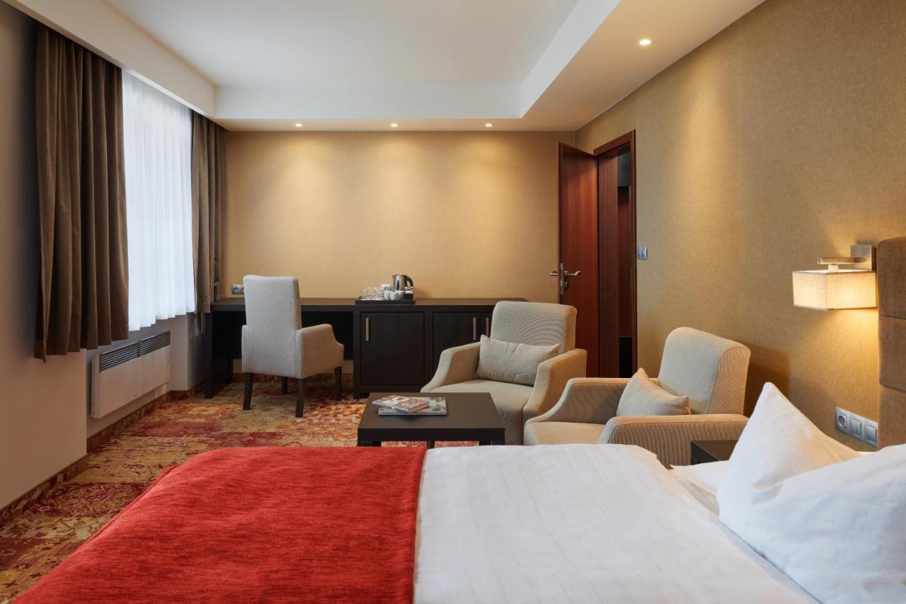 Ludvíkov Hotel Singer מראה חיצוני תמונה