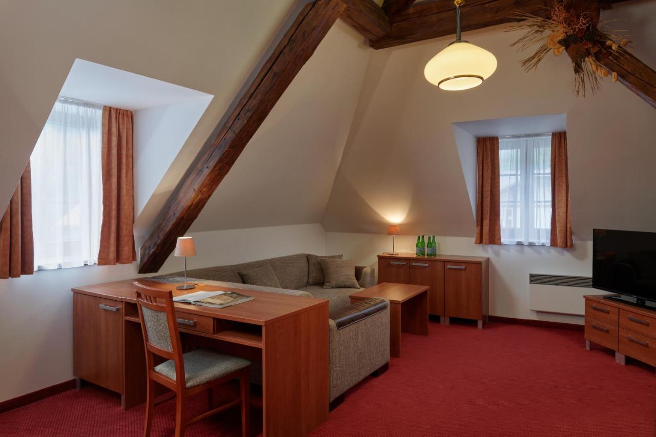 Ludvíkov Hotel Singer מראה חיצוני תמונה