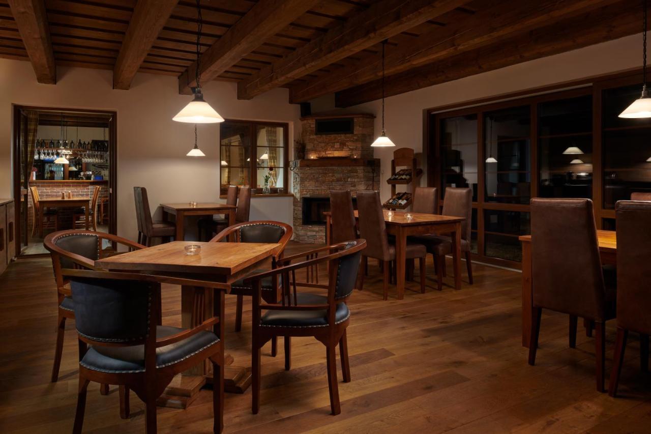 Ludvíkov Hotel Singer מראה חיצוני תמונה